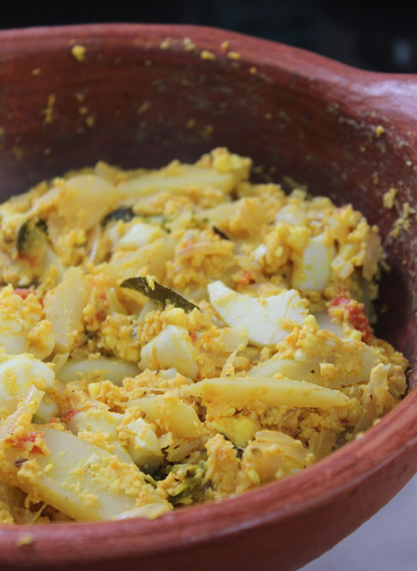 Mutta-Aviyal-Egg-Aviyal-Avial-Kerala-aviyal-Recipe
