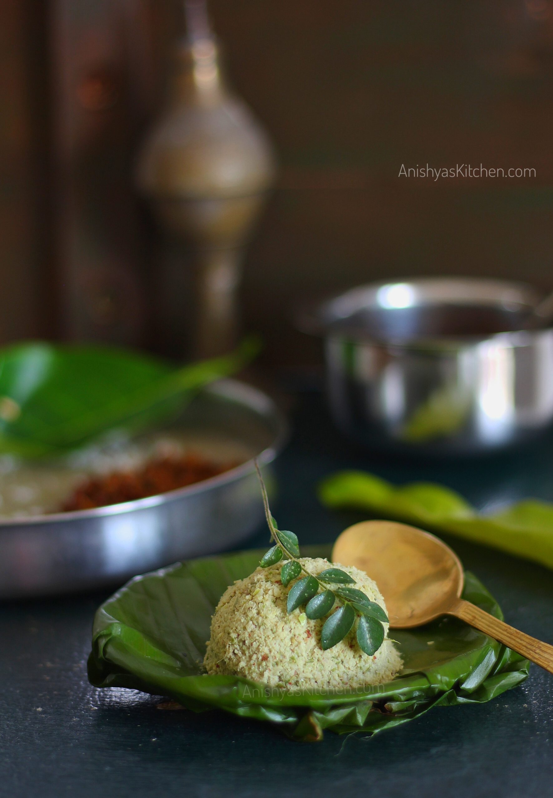 Kerala-Maanthalir-Chammanthi-Maavila-Chammanthi-Mavila-Thuvayal-Mango-Leaf-Recipe-02