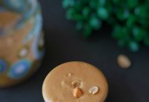 vegan-healthy-homemade-peanut-butter-in-chutney-jar-without-oil-sugar-recipe